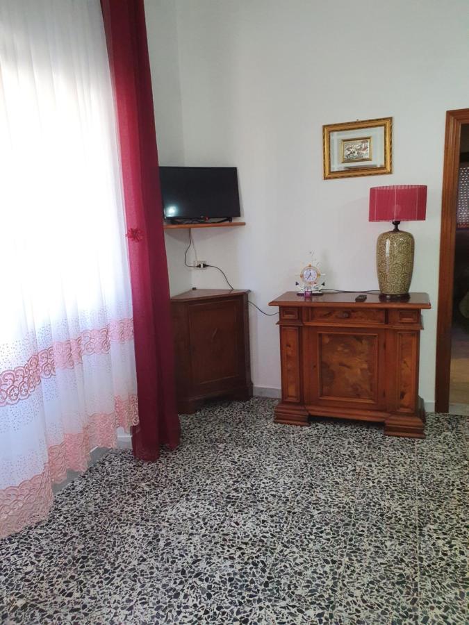 Appartamento A Telti Con Giardino Privato E Posto Auto Kültér fotó